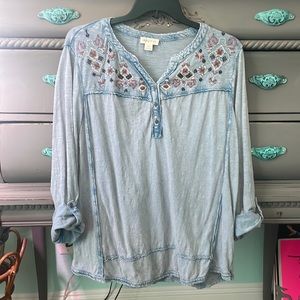 Trendy cute top!
